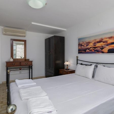 Areti'S Milos Guesthouses アダマス エクステリア 写真