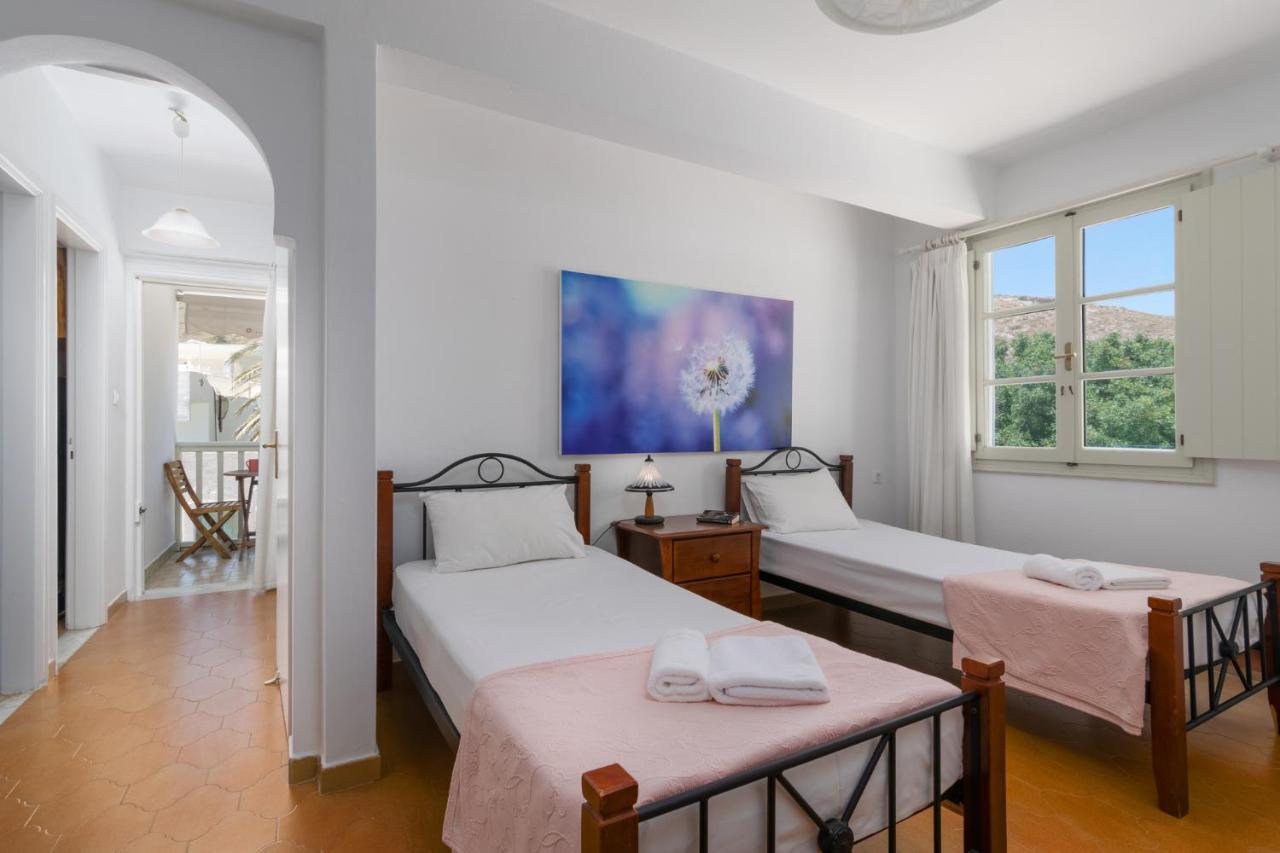 Areti'S Milos Guesthouses アダマス エクステリア 写真