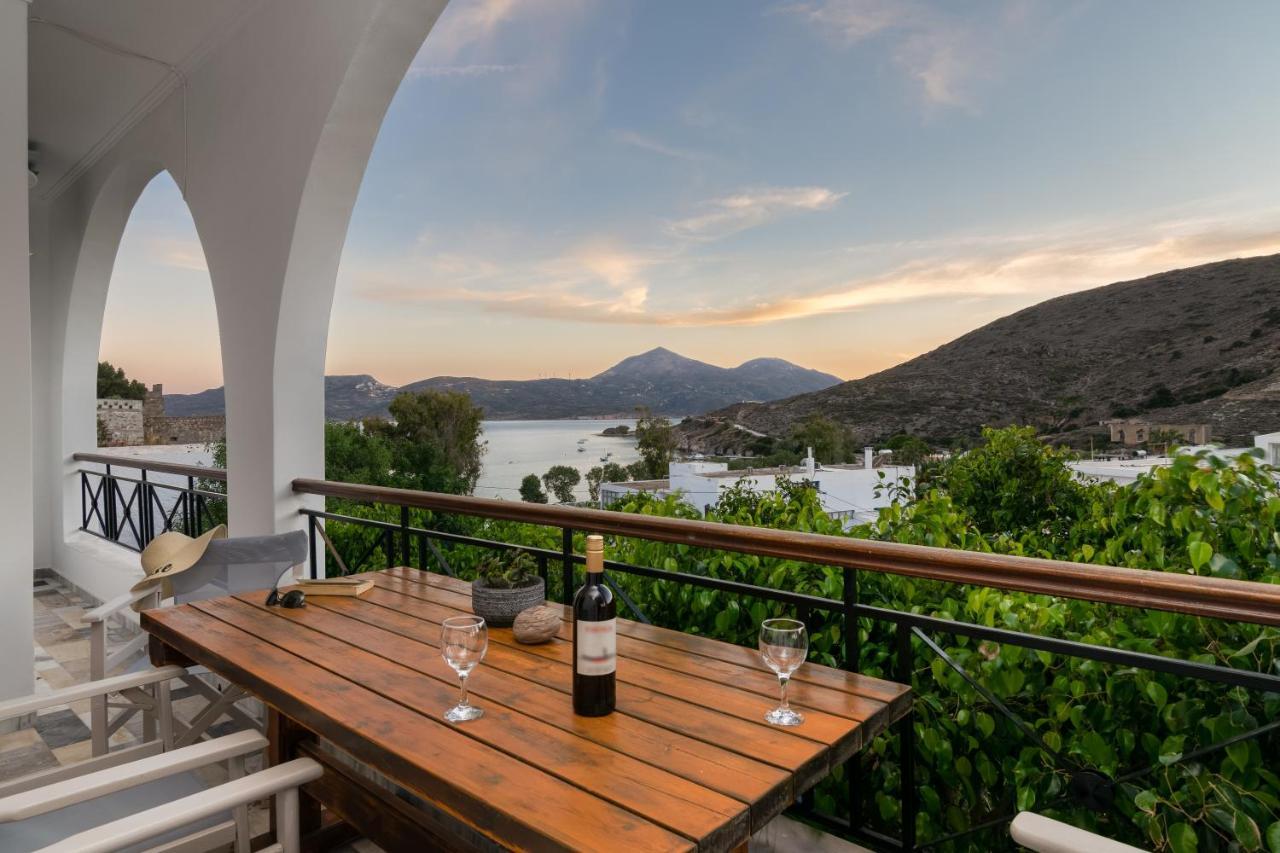 Areti'S Milos Guesthouses アダマス エクステリア 写真