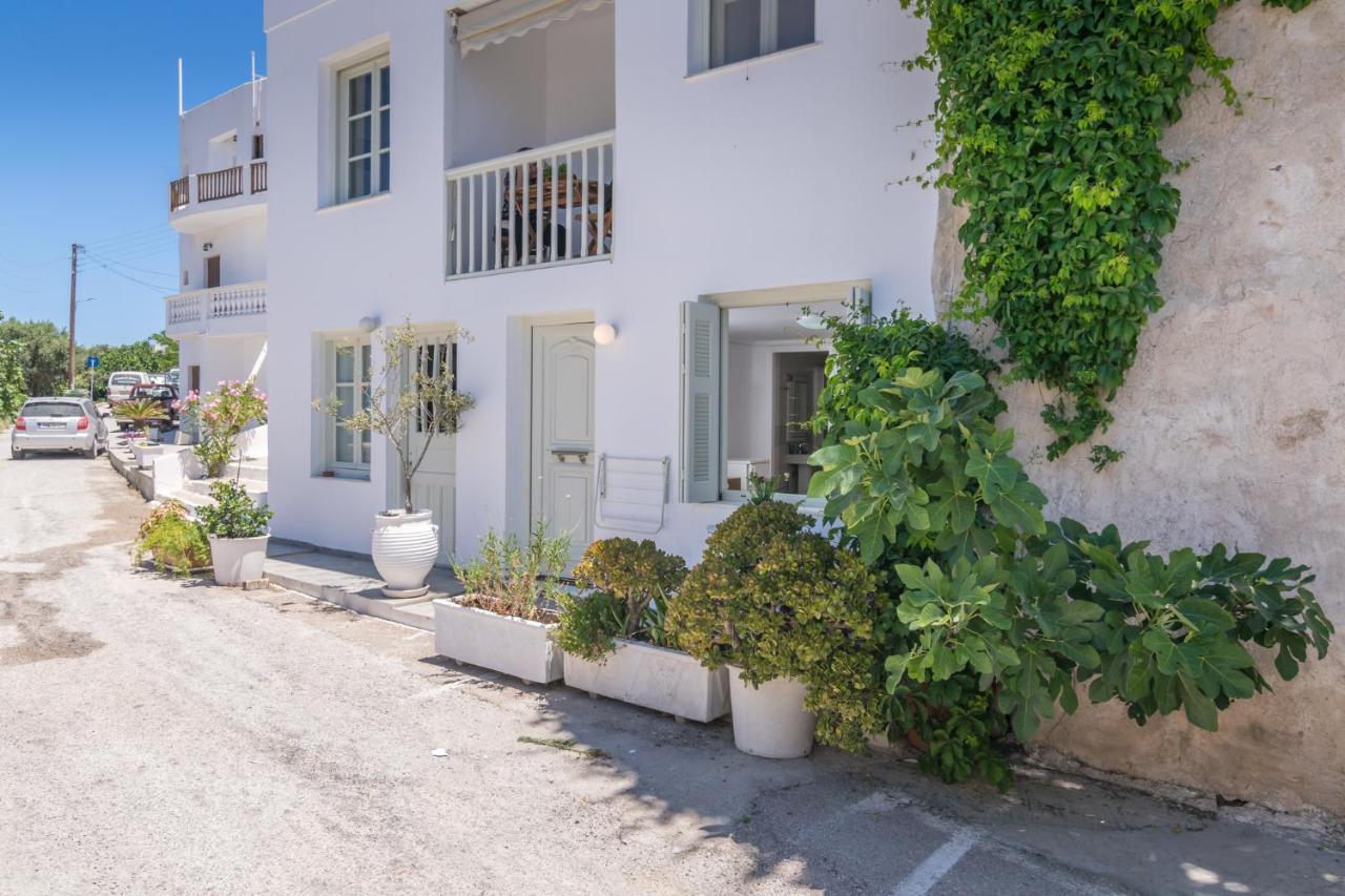 Areti'S Milos Guesthouses アダマス エクステリア 写真