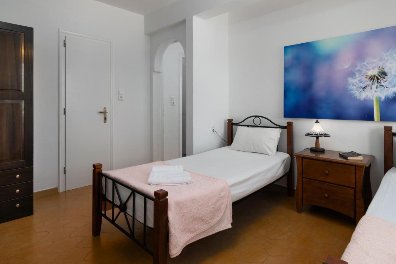 Areti'S Milos Guesthouses アダマス エクステリア 写真