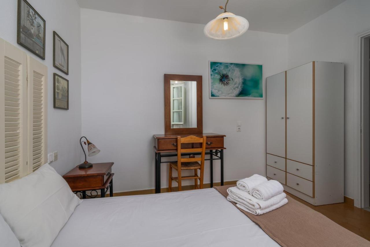 Areti'S Milos Guesthouses アダマス エクステリア 写真