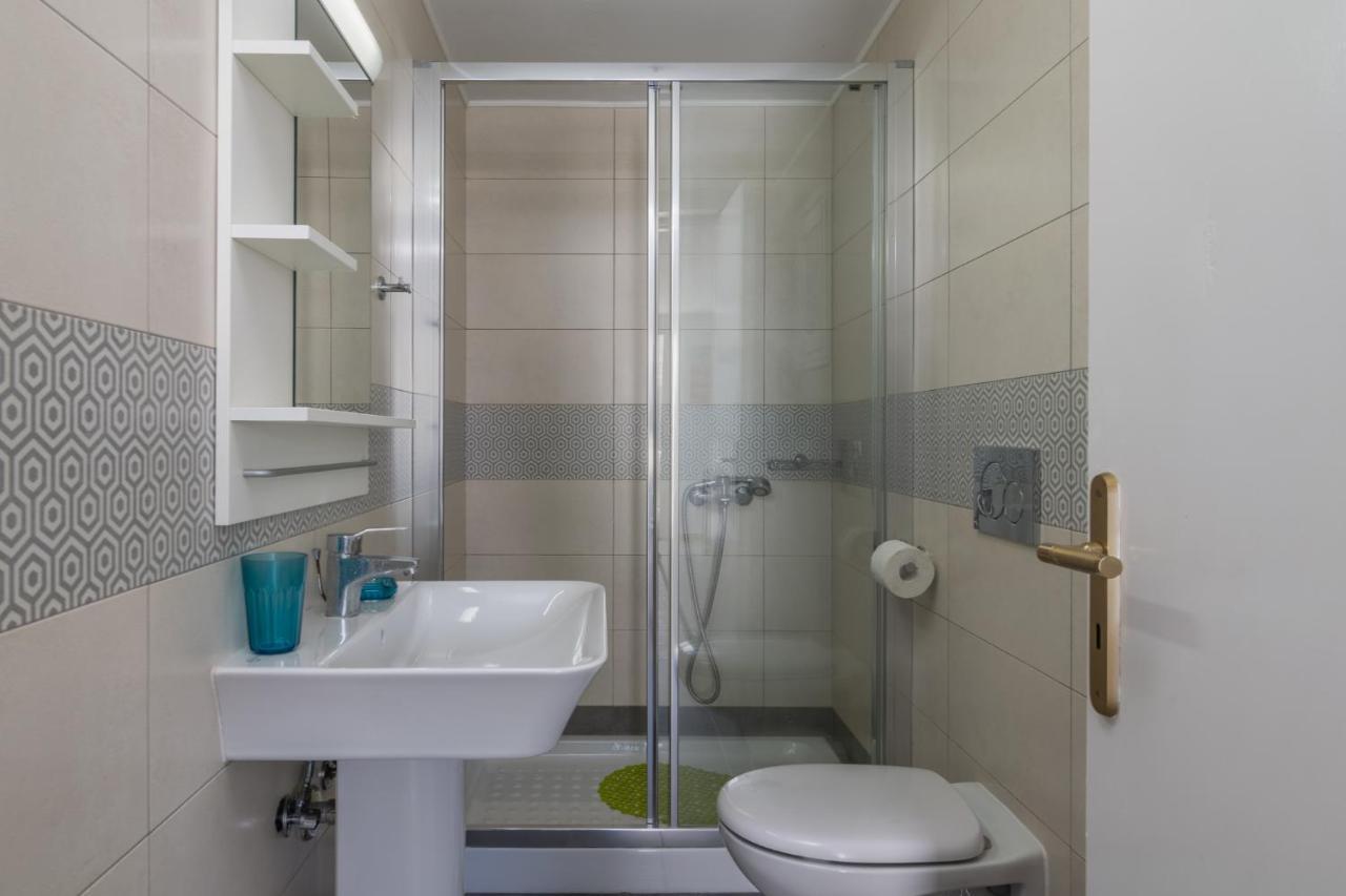 Areti'S Milos Guesthouses アダマス エクステリア 写真