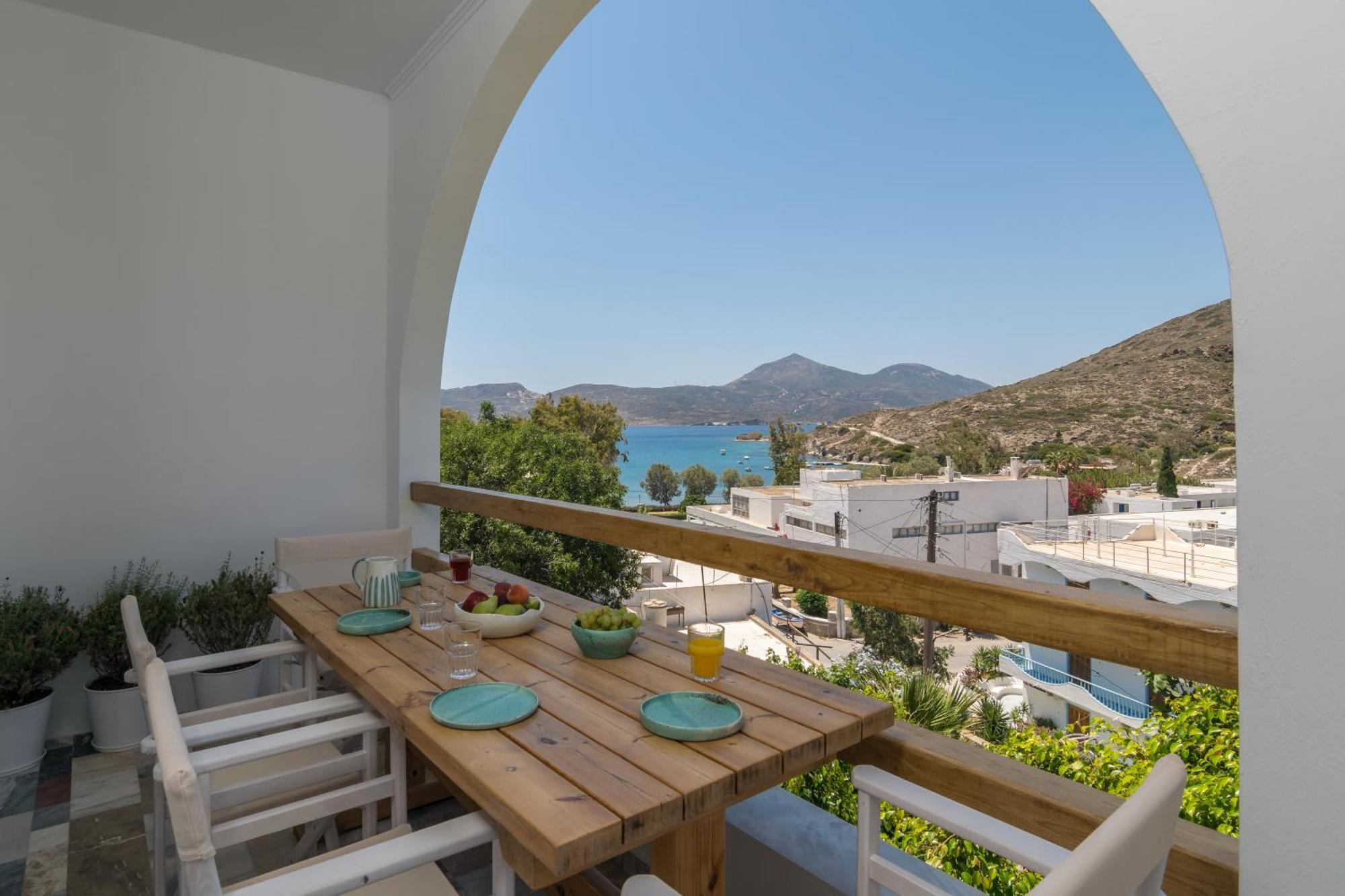 Areti'S Milos Guesthouses アダマス エクステリア 写真