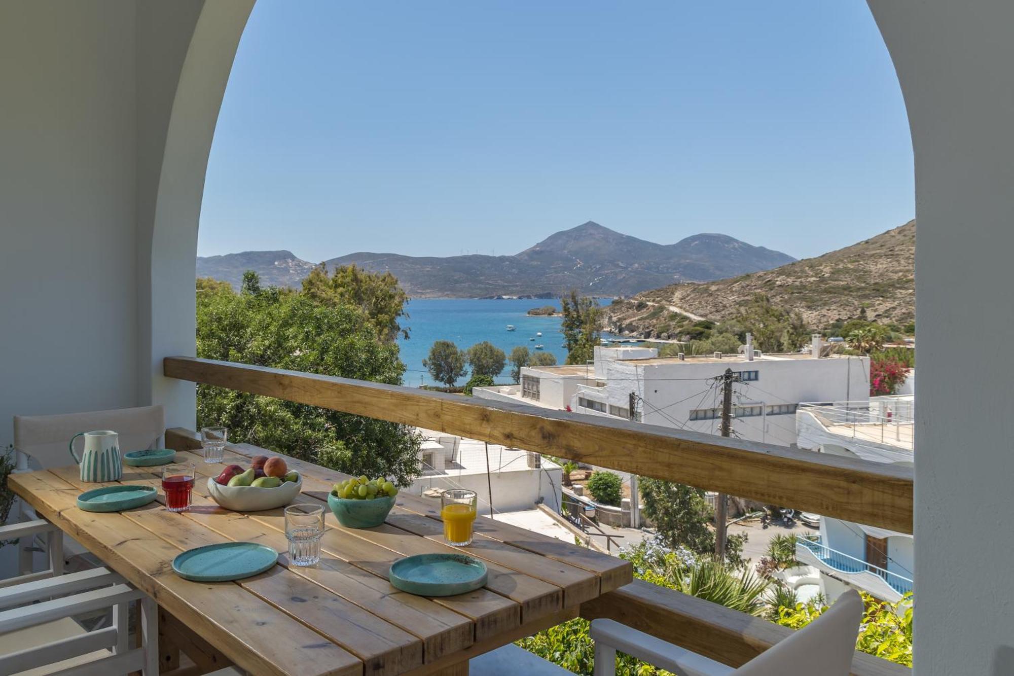 Areti'S Milos Guesthouses アダマス エクステリア 写真